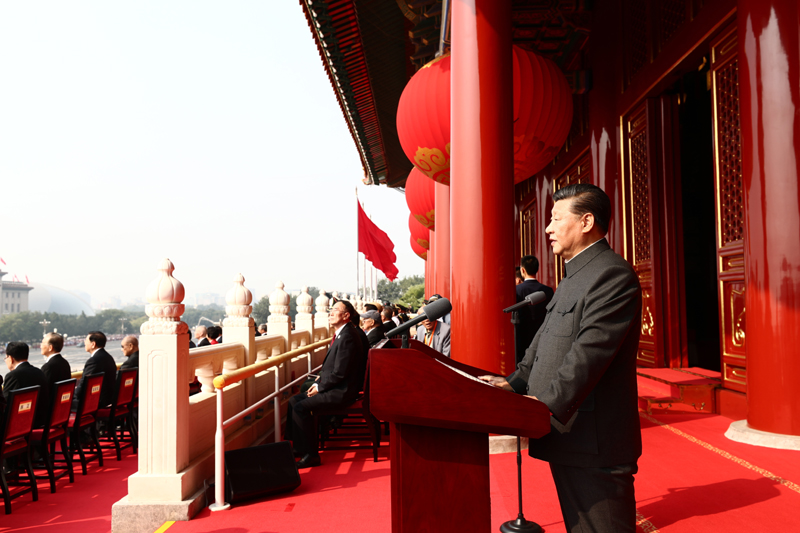 10月1日上午，慶祝中華人民共和國(guó)成立70周年大會(huì)在北京天安門(mén)廣場(chǎng)隆重舉行。中共中央總書(shū)記、國(guó)家主席、中央軍委主席習(xí)近平發(fā)表重要講話。